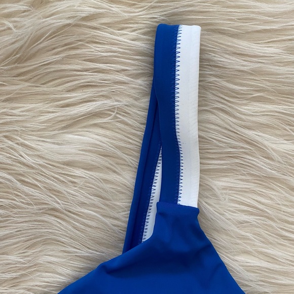 Andie x Mindy Blue White Mazarine V-Neck Sporty Rockley Bikini Top Swimsuit - Picture 4 of 12